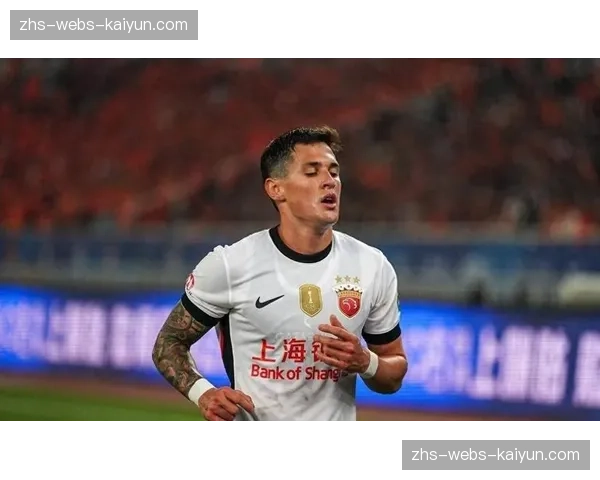 上海海港对阵重庆铜梁龙：李新翔兜射破门，恩加德乌头球扳平